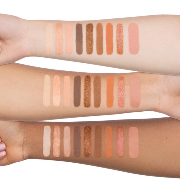 Too Faced Christmas Around the World Limited Edition Collection - Picture 7 of 8